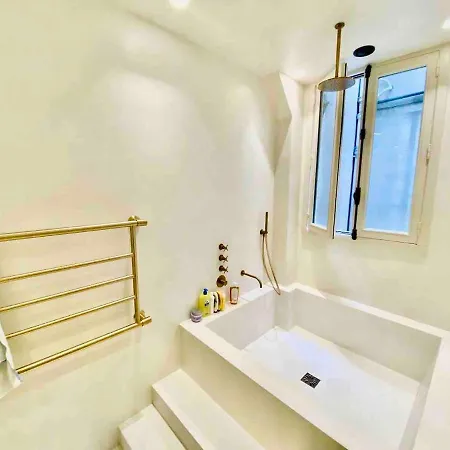 Cozy Near Eiffel Tower *